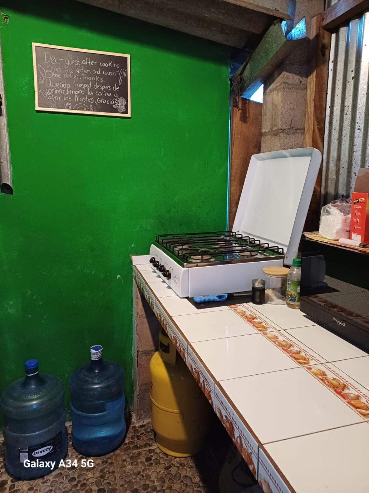 Hostal Nina Oly Tamanique Екстер'єр фото